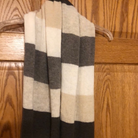 Men's Scarf - Picture 1 of 3